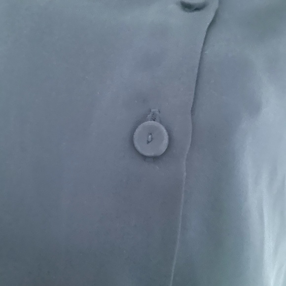 Aritzia-Talula silk navy shirt size S women’s top - Picture 4 of 6